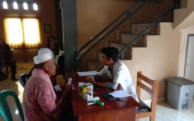 Menyehatkan dan Memasyarakatkan Kesehatan Kepada Masyarakat, Karang Taruna Gelar Pemeriksaan Kesehatan Gratis di Kantor Desa