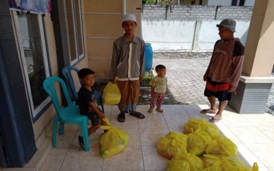 Anak Yatim Rensing Bat Terima Paket Lebaran PNPM SPP Sakbar