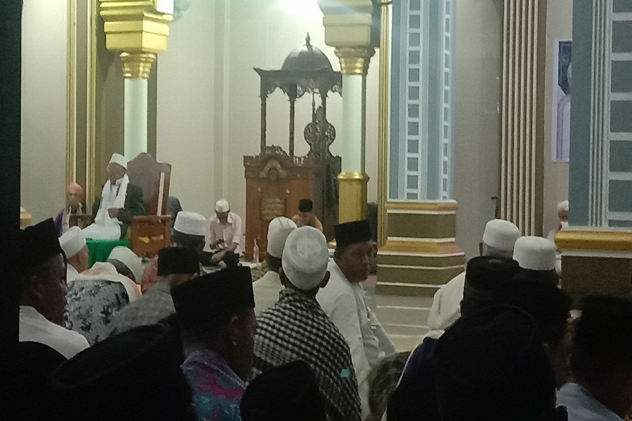 Perbanyak Do’a, Pesan Nuzulul Qur’an di Masjid Rensing Bat